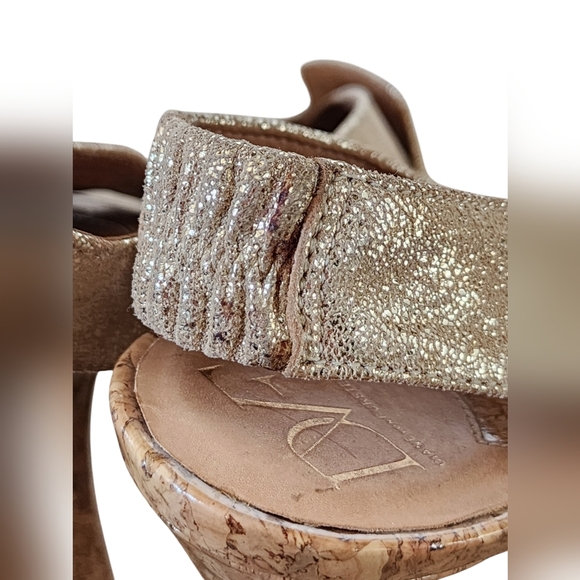 DIANE VON FIRSTENBURG metallic gold/cork slingback sandals, platform, size 9 - Picture 6 of 9